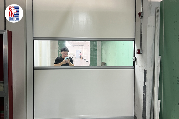 工厂内通道隔断装快速门.png