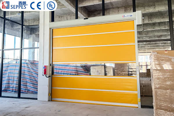 ▲小步出行车间内部安装西朗洁净快速门