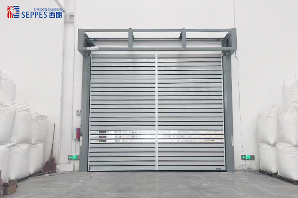 呜咔咔宠物用品车间通道安装西朗涡轮硬质快速门