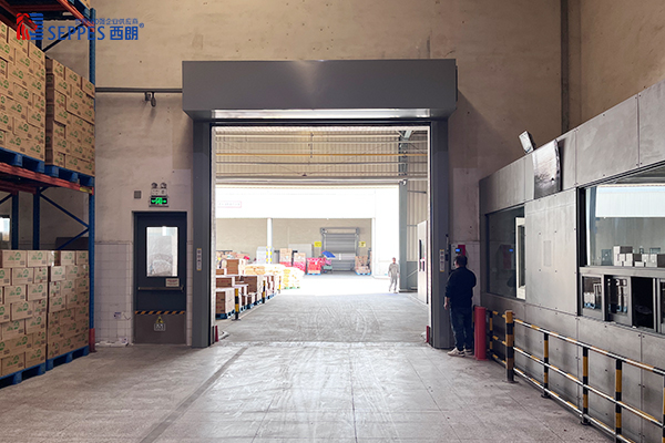 上好佳食品工厂安装西朗涡轮硬质快速门