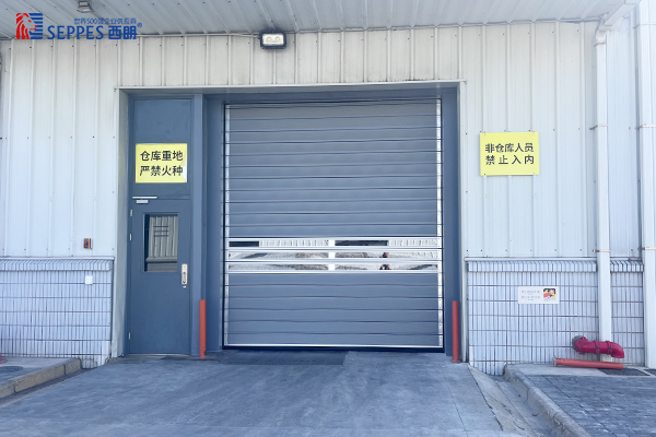 上好佳食品工厂安装西朗涡轮硬质快速门